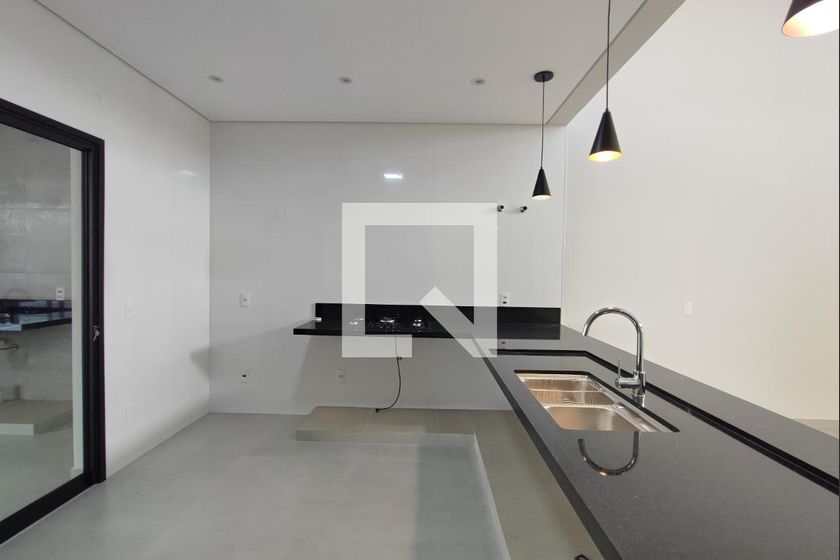 Casa à Venda - Swiss Park, 3 Quartos,  200 m2 em , Campinas - sp | SoloBR