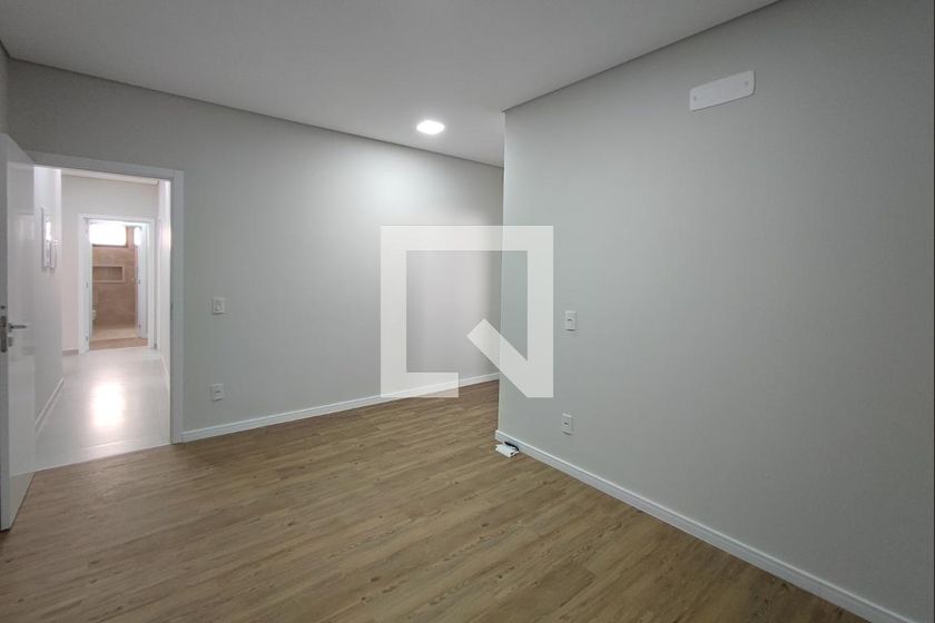 Casa à Venda - Swiss Park, 3 Quartos,  200 m2 em , Campinas - sp | SoloBR