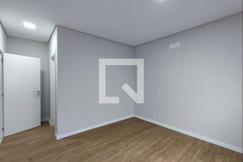 Casa à Venda - Swiss Park, 3 Quartos,  200 m2 em , Campinas - sp | SoloBR