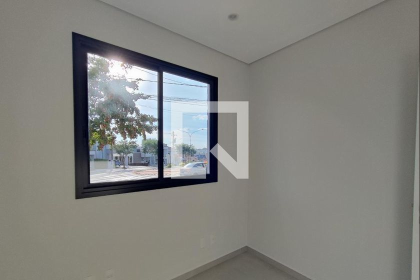 Casa à Venda - Swiss Park, 3 Quartos,  200 m2 em , Campinas - sp | SoloBR
