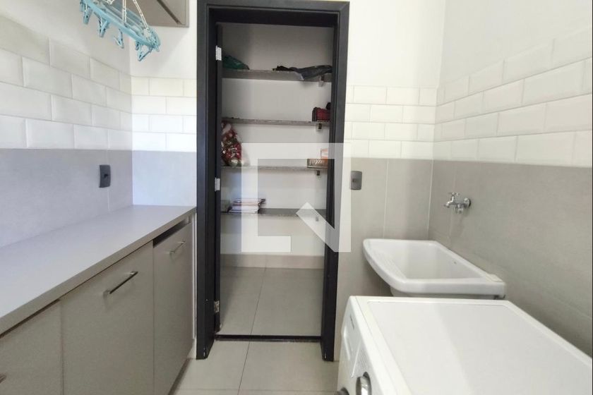 Casa à Venda - Swiss Park, 3 Quartos,  200 m2 em , Campinas - sp | SoloBR