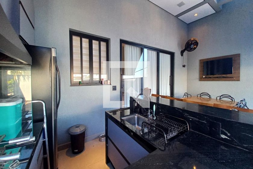 Casa à Venda - Swiss Park, 3 Quartos,  271 m2 em , Campinas - sp | SoloBR