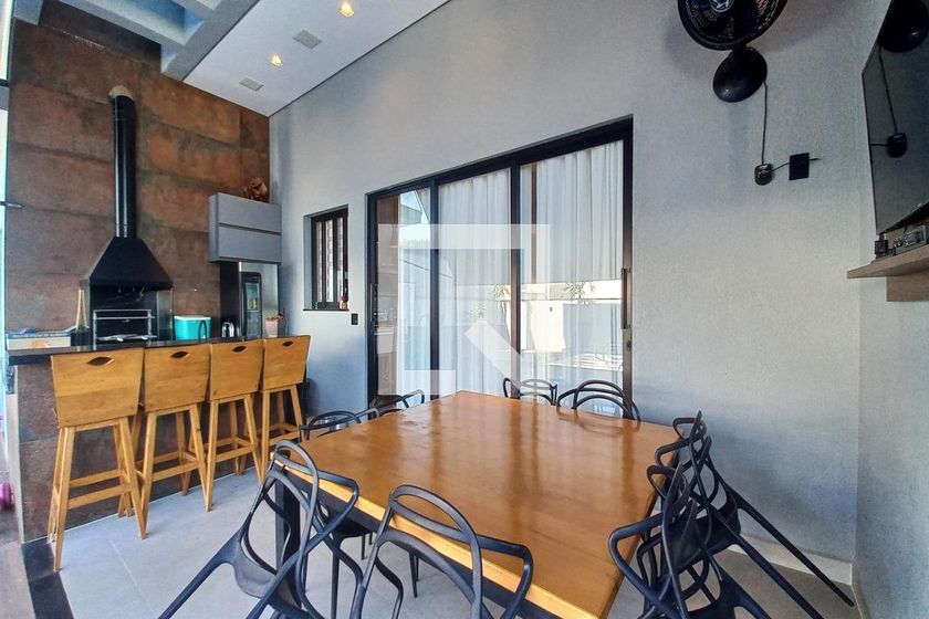 Casa à Venda - Swiss Park, 3 Quartos,  271 m2 em , Campinas - sp | SoloBR