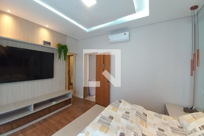 Casa à Venda - Swiss Park, 3 Quartos,  271 m2 em , Campinas - sp | SoloBR