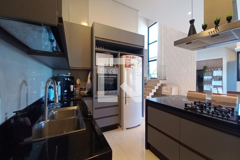 Casa à Venda - Swiss Park, 3 Quartos,  271 m2 em , Campinas - sp | SoloBR