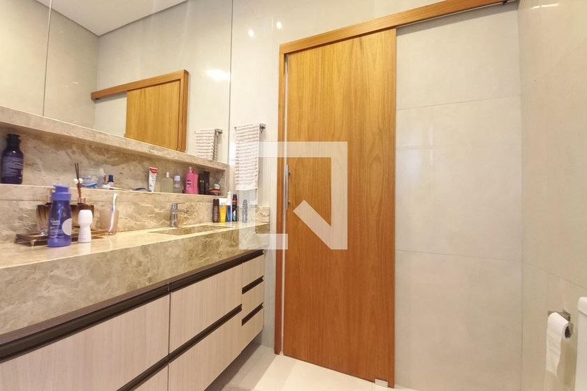Casa à Venda - Swiss Park, 3 Quartos,  271 m2 em , Campinas - sp | SoloBR