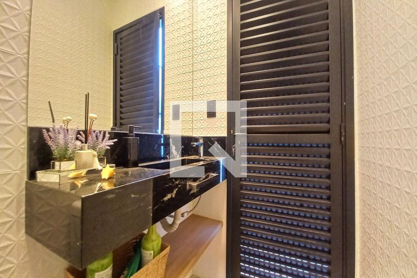 Casa à Venda - Swiss Park, 3 Quartos,  271 m2 em , Campinas - sp | SoloBR