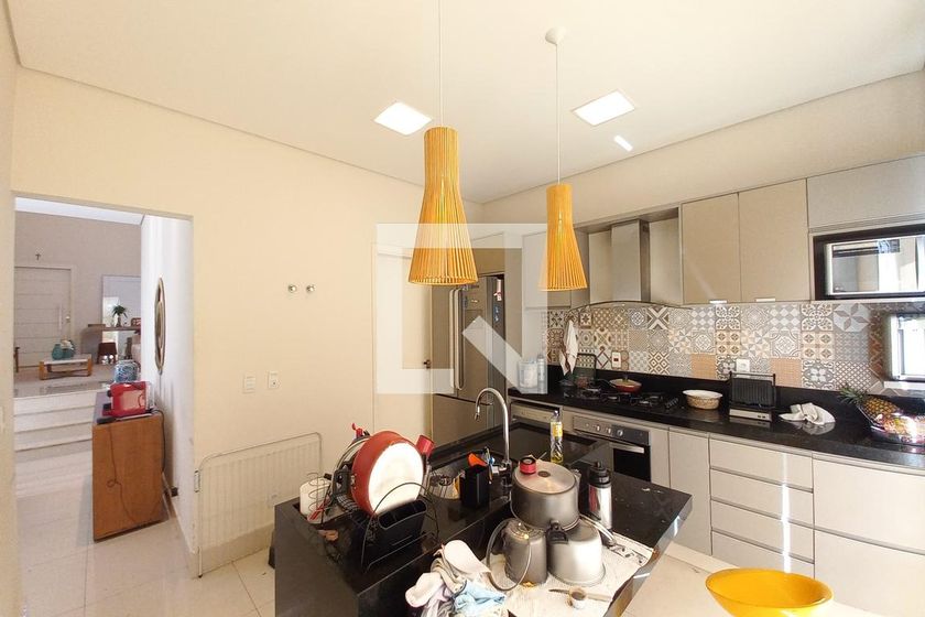 Casa à Venda - Swiss Park, 4 Quartos,  260 m2 em , Campinas - sp | SoloBR