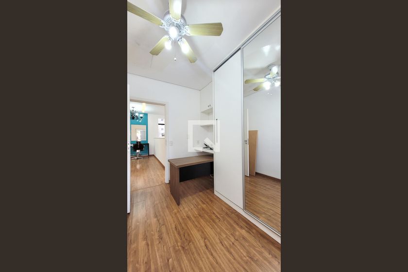 Casa à Venda - Cambuí, 2 Quartos,  250 m2 em , Campinas - sp | SoloBR