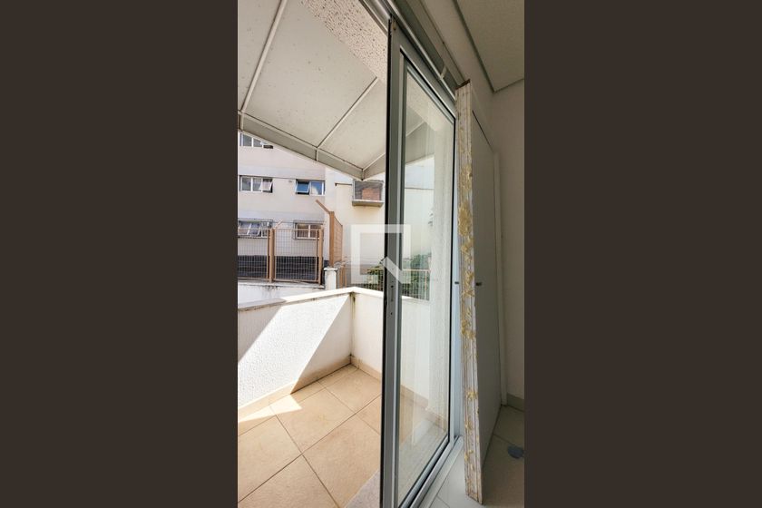 Casa à Venda - Cambuí, 2 Quartos,  250 m2 em , Campinas - sp | SoloBR