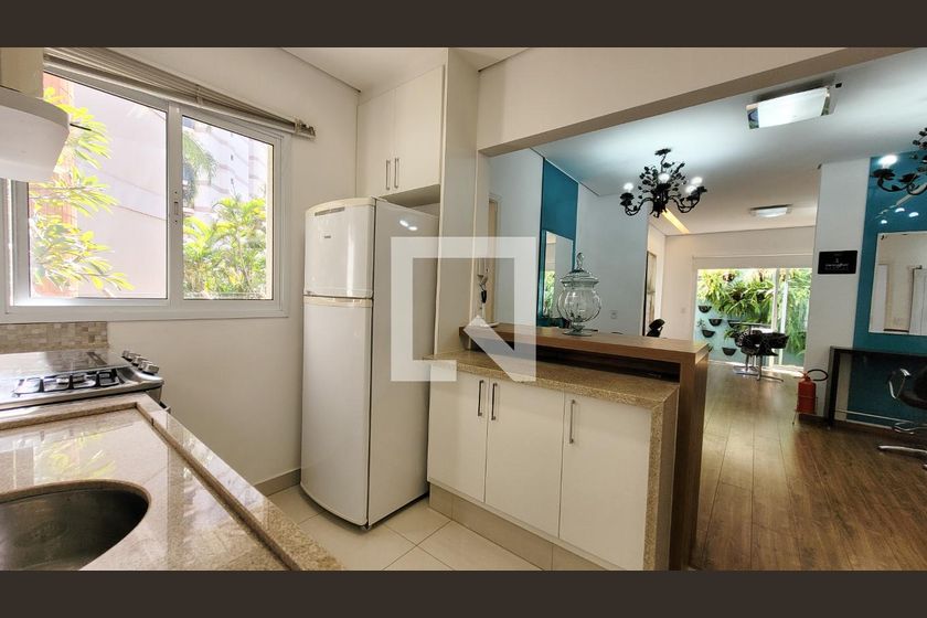 Casa à Venda - Cambuí, 2 Quartos,  250 m2 em , Campinas - sp | SoloBR