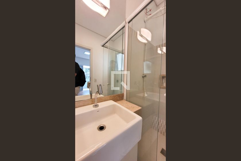 Casa à Venda - Cambuí, 2 Quartos,  250 m2 em , Campinas - sp | SoloBR