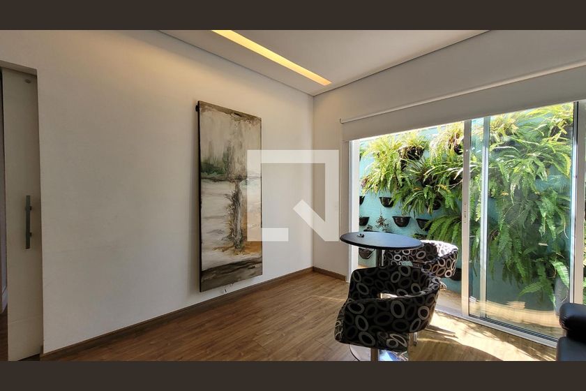 Casa à Venda - Cambuí, 2 Quartos,  250 m2 em , Campinas - sp | SoloBR