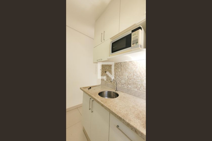 Casa à Venda - Cambuí, 2 Quartos,  250 m2 em , Campinas - sp | SoloBR