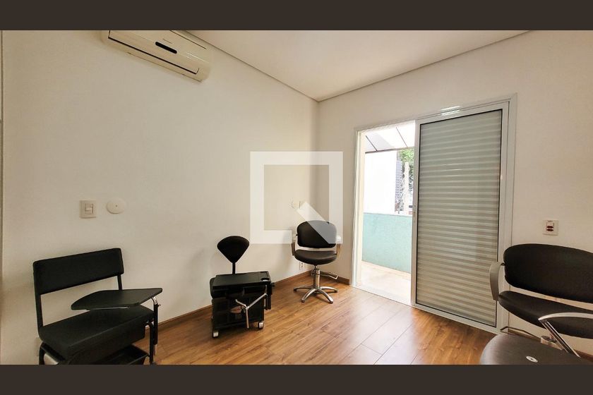 Casa à Venda - Cambuí, 2 Quartos,  250 m2 em , Campinas - sp | SoloBR