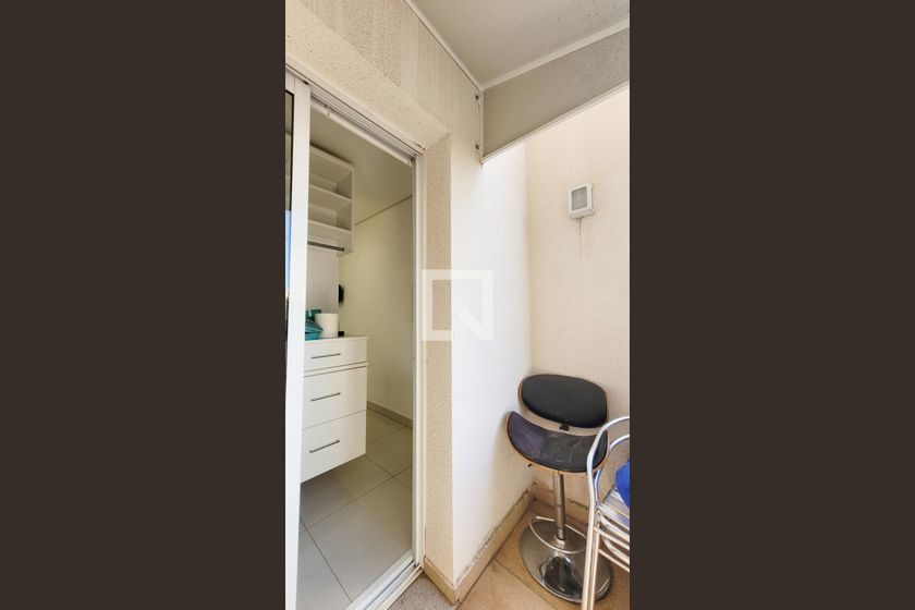 Casa à Venda - Cambuí, 2 Quartos,  250 m2 em , Campinas - sp | SoloBR