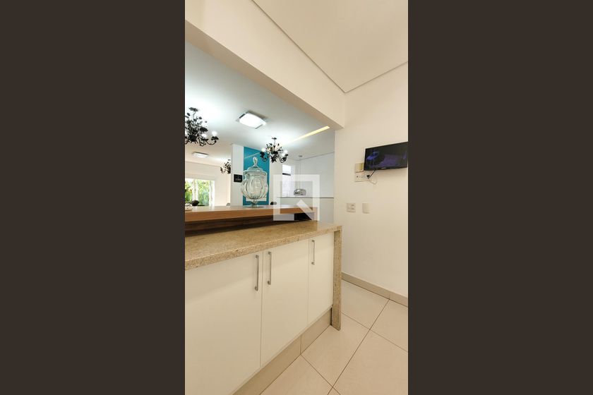 Casa à Venda - Cambuí, 2 Quartos,  250 m2 em , Campinas - sp | SoloBR