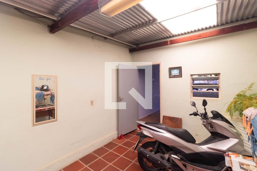 Casa à Venda - Jardim do Lago, 2 Quartos,  243 m2 em , Campinas - sp | SoloBR