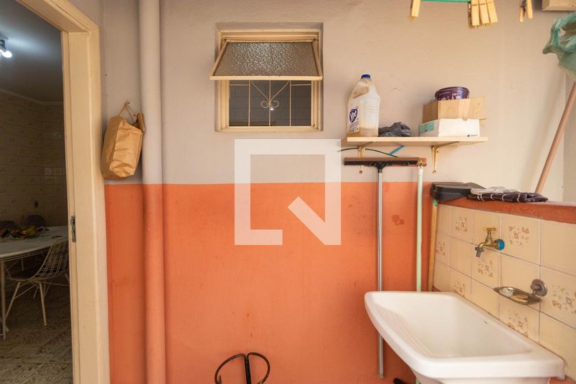 Casa à Venda - Jardim do Lago, 2 Quartos,  243 m2 em , Campinas - sp | SoloBR