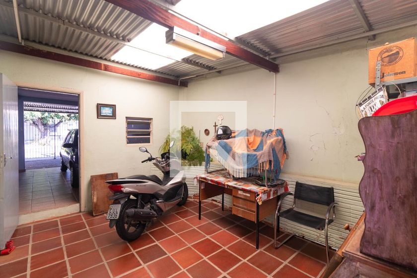 Casa à Venda - Jardim do Lago, 2 Quartos,  243 m2 em , Campinas - sp | SoloBR