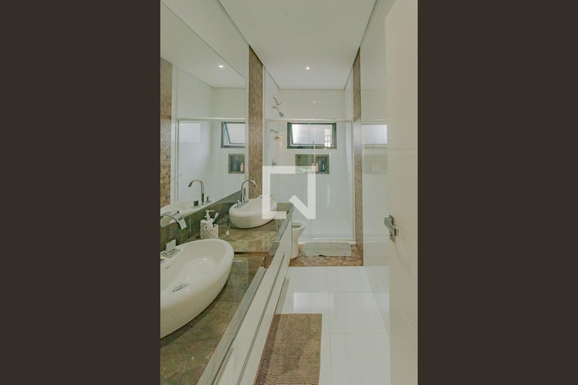 Casa à Venda - Swiss Park, 3 Quartos,  320 m2 em , Campinas - sp | SoloBR