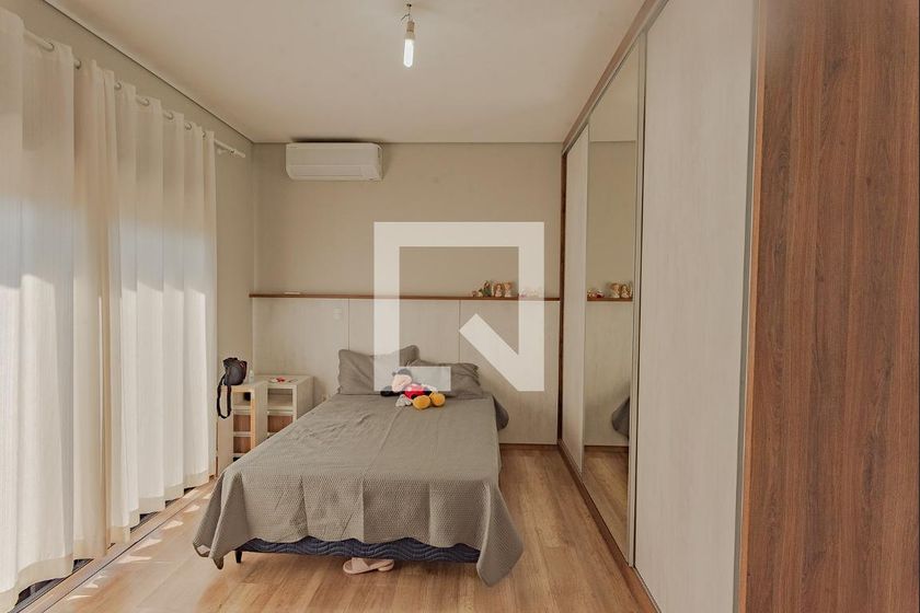 Casa à Venda - Swiss Park, 3 Quartos,  320 m2 em , Campinas - sp | SoloBR