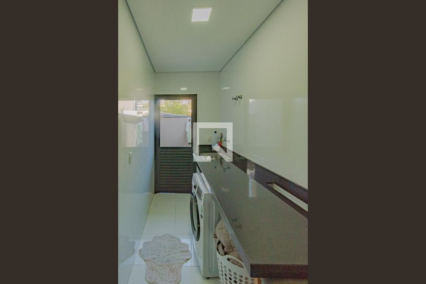 Casa à Venda - Swiss Park, 3 Quartos,  320 m2 em , Campinas - sp | SoloBR