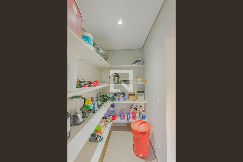 Casa à Venda - Swiss Park, 3 Quartos,  320 m2 em , Campinas - sp | SoloBR