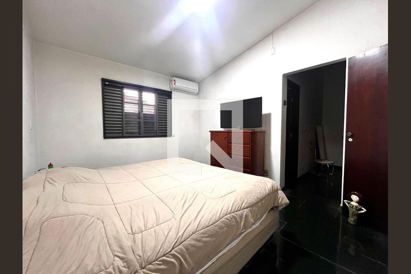 Casa à Venda - Nova Campinas, 4 Quartos,  264 m2 em , Campinas - sp | SoloBR