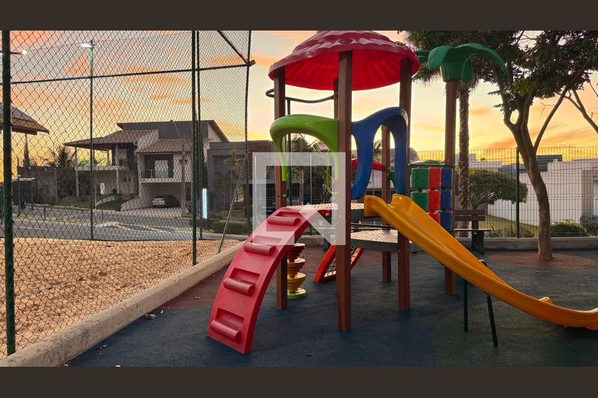 Casa à Venda - Swiss Park, 3 Quartos,  207 m2 em , Campinas - sp | SoloBR
