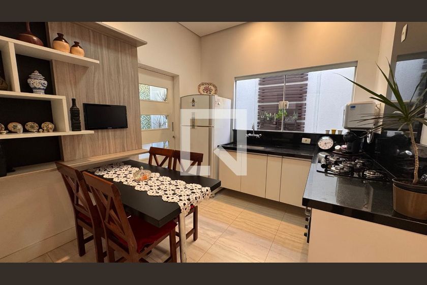 Casa à Venda - Swiss Park, 3 Quartos,  207 m2 em , Campinas - sp | SoloBR