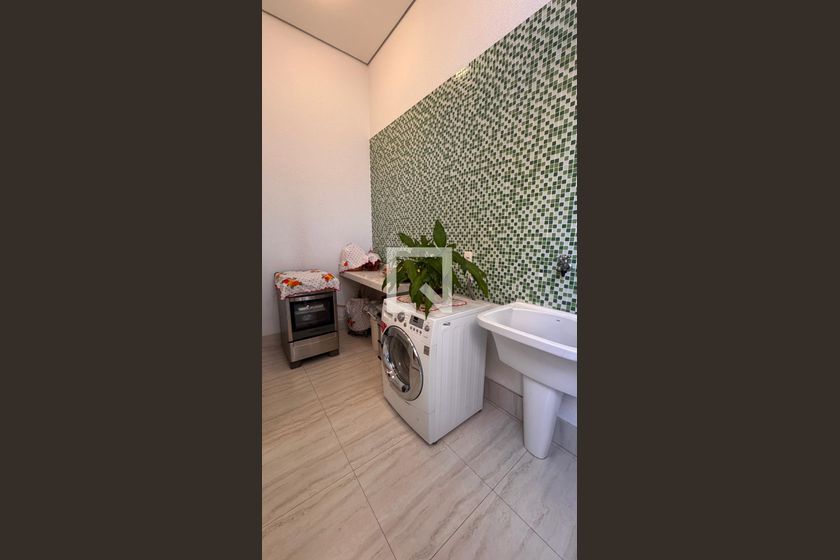 Casa à Venda - Swiss Park, 3 Quartos,  207 m2 em , Campinas - sp | SoloBR