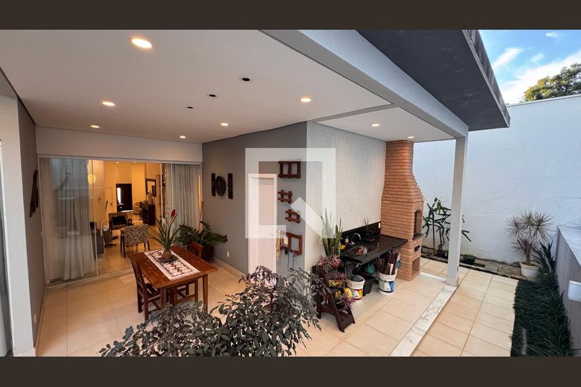 Casa à Venda - Swiss Park, 3 Quartos,  207 m2 em , Campinas - sp | SoloBR