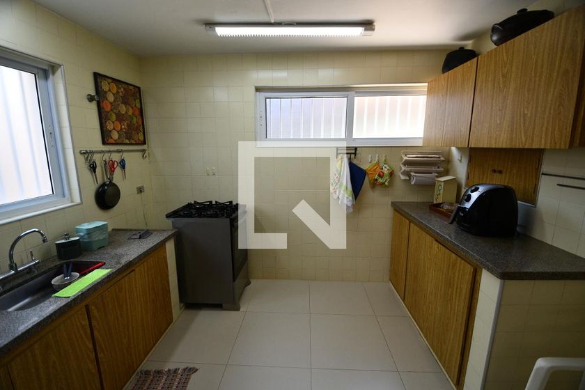 Casa à Venda - Barão Geraldo - Centro, 4 Quartos,  340 m2 em , Campinas - sp | SoloBR