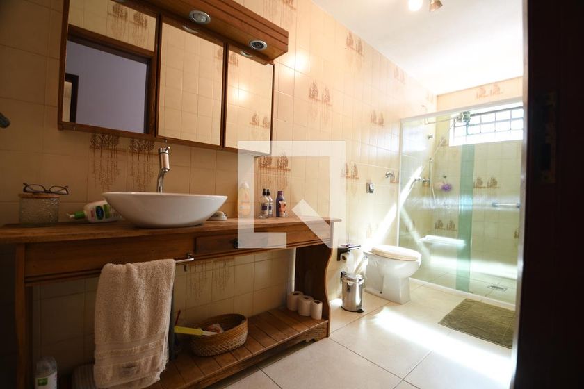 Casa à Venda - Barão Geraldo - Centro, 4 Quartos,  340 m2 em , Campinas - sp | SoloBR