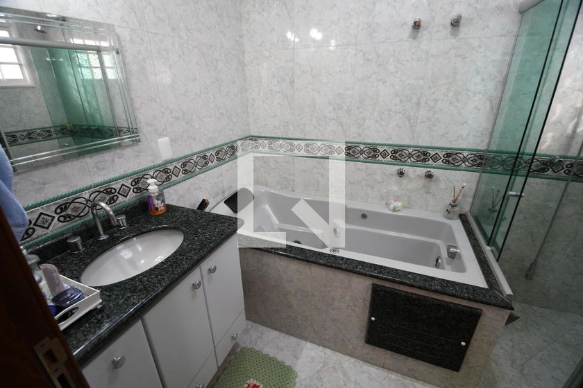 Casa à Venda - Mansões Santo Antônio, 3 Quartos,  260 m2 em , Campinas - sp | SoloBR