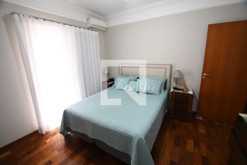 Casa à Venda - Mansões Santo Antônio, 3 Quartos,  260 m2 em , Campinas - sp | SoloBR