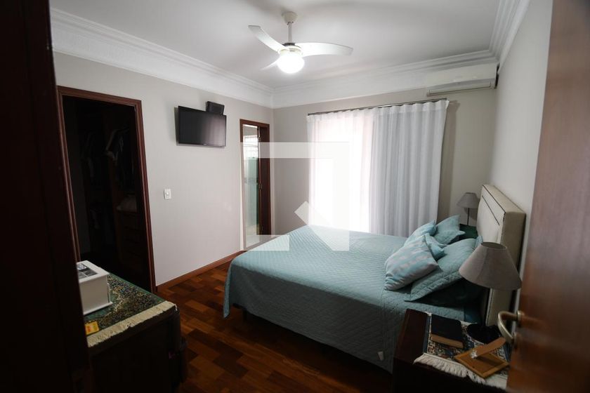 Casa à Venda - Mansões Santo Antônio, 3 Quartos,  260 m2 em , Campinas - sp | SoloBR