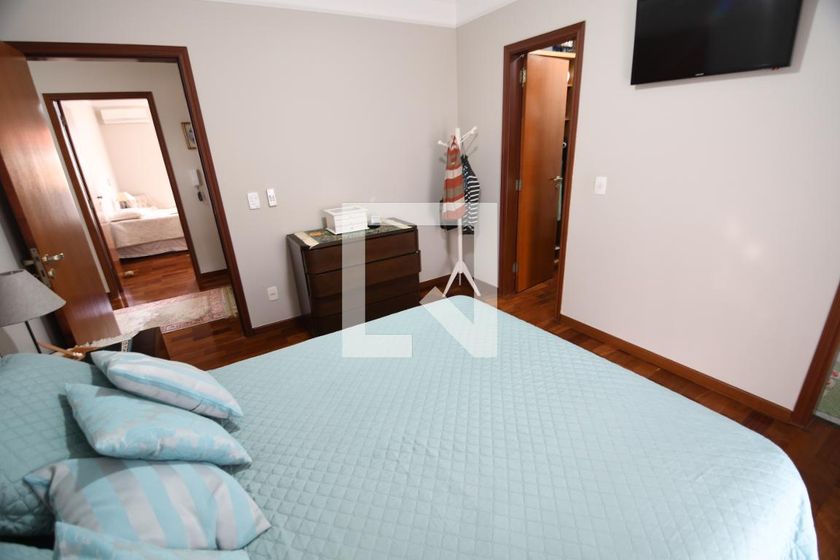 Casa à Venda - Mansões Santo Antônio, 3 Quartos,  260 m2 em , Campinas - sp | SoloBR