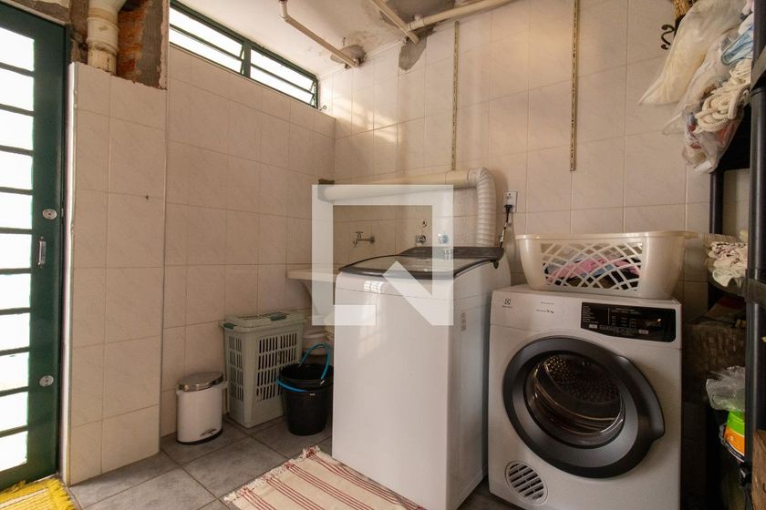 Casa à Venda - Jardim Flamboyant, 3 Quartos,  280 m2 em , Campinas - sp | SoloBR