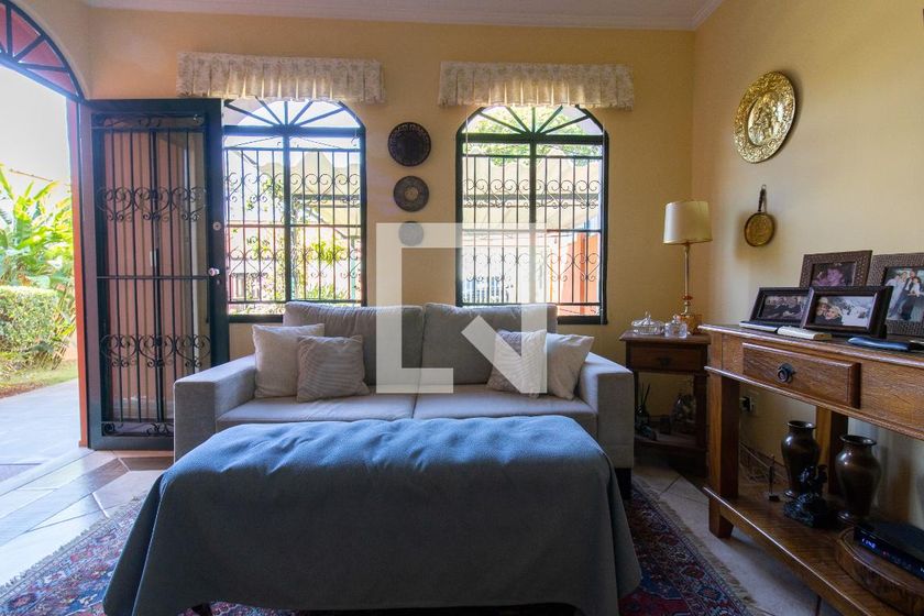 Casa à Venda - Jardim Flamboyant, 3 Quartos,  280 m2 em , Campinas - sp | SoloBR