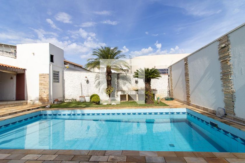 Casa à Venda - Jardim Flamboyant, 3 Quartos,  470 m2 em , Campinas - sp | SoloBR