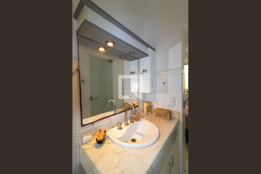 Casa à Venda - Jardim Flamboyant, 3 Quartos,  470 m2 em , Campinas - sp | SoloBR