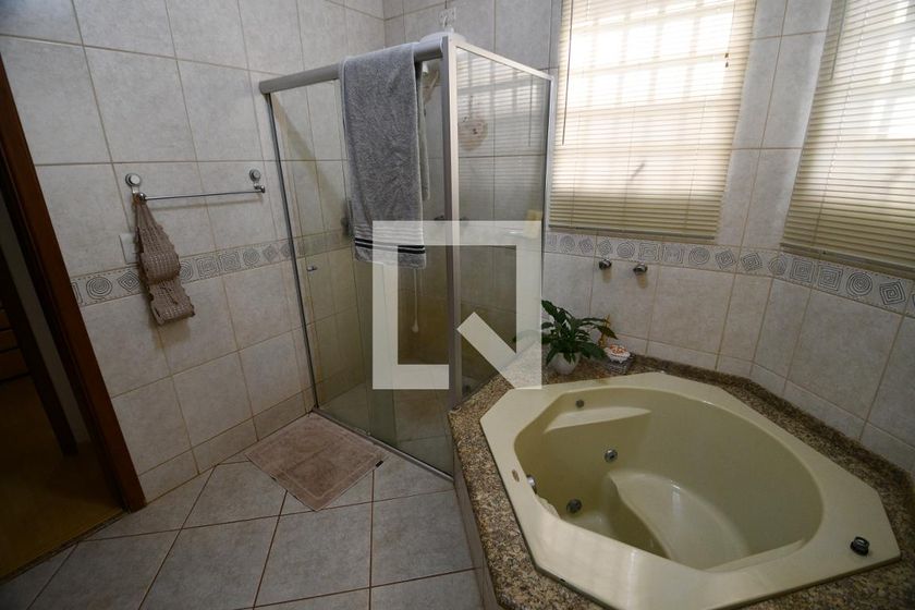 Casa à Venda - Mansões Santo Antônio, 4 Quartos,  292 m2 em , Campinas - sp | SoloBR
