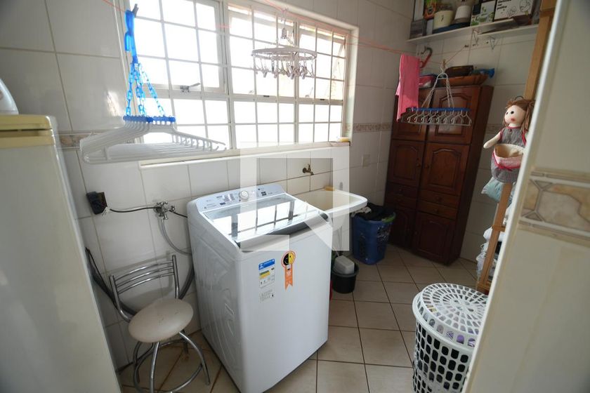 Casa à Venda - Mansões Santo Antônio, 4 Quartos,  292 m2 em , Campinas - sp | SoloBR