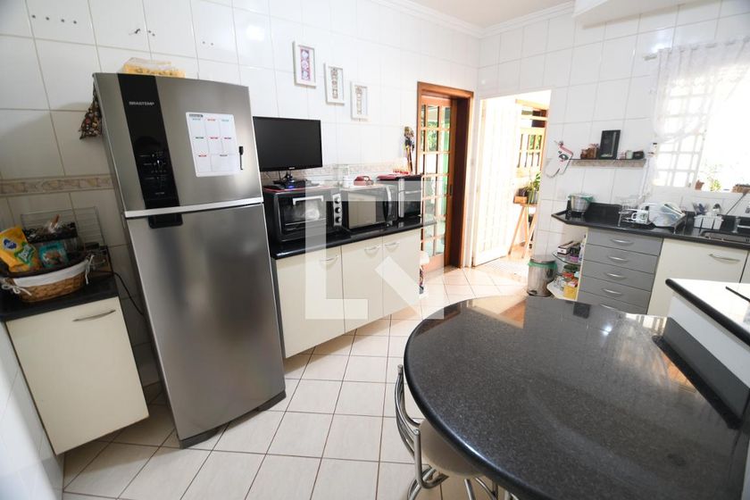 Casa à Venda - Mansões Santo Antônio, 4 Quartos,  292 m2 em , Campinas - sp | SoloBR