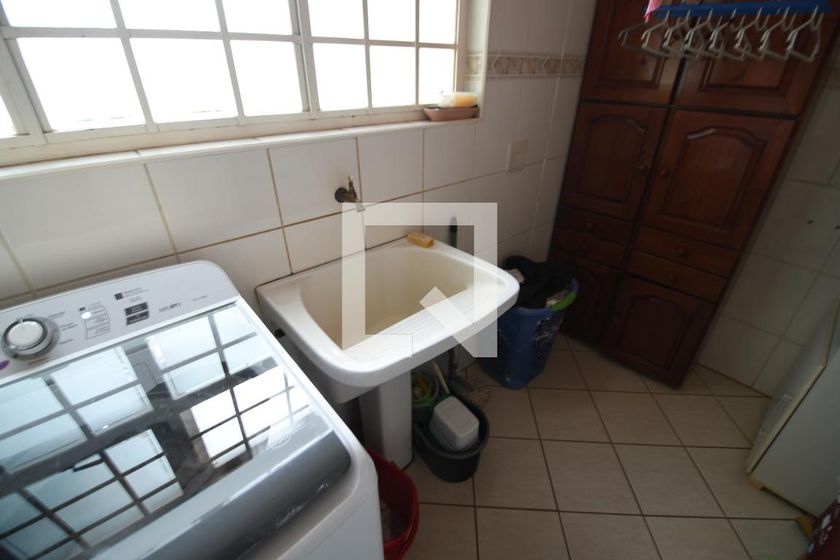 Casa à Venda - Mansões Santo Antônio, 4 Quartos,  292 m2 em , Campinas - sp | SoloBR