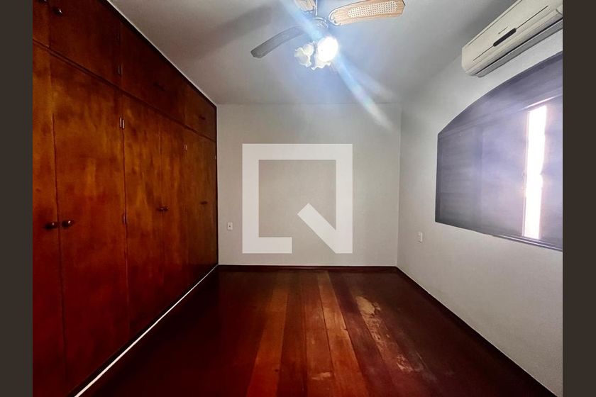 Casa à Venda - Jardim Santana, 3 Quartos,  355 m2 em , Campinas - sp | SoloBR