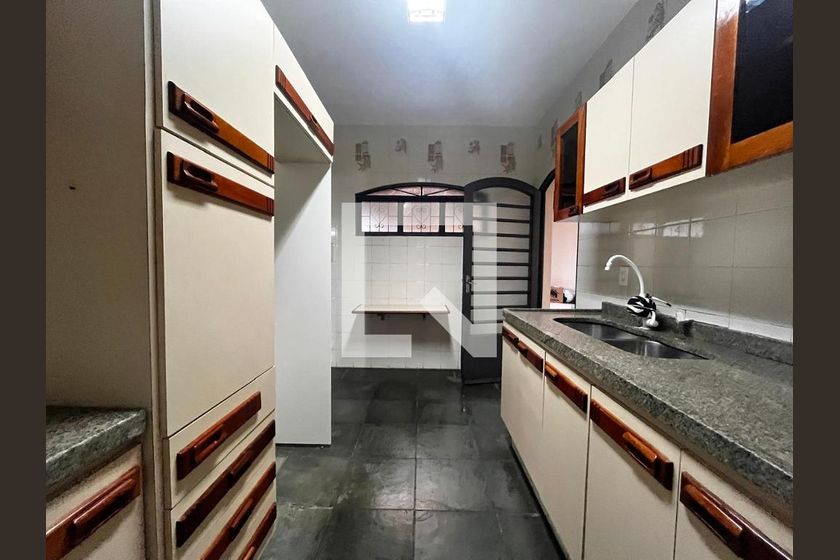 Casa à Venda - Jardim Santana, 3 Quartos,  355 m2 em , Campinas - sp | SoloBR