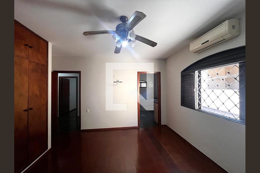 Casa à Venda - Jardim Santana, 3 Quartos,  355 m2 em , Campinas - sp | SoloBR